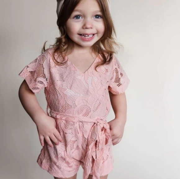 Bailey's Blossoms Lila Lace Seashell Peach Romper - 4T - Picture 4 of 6
